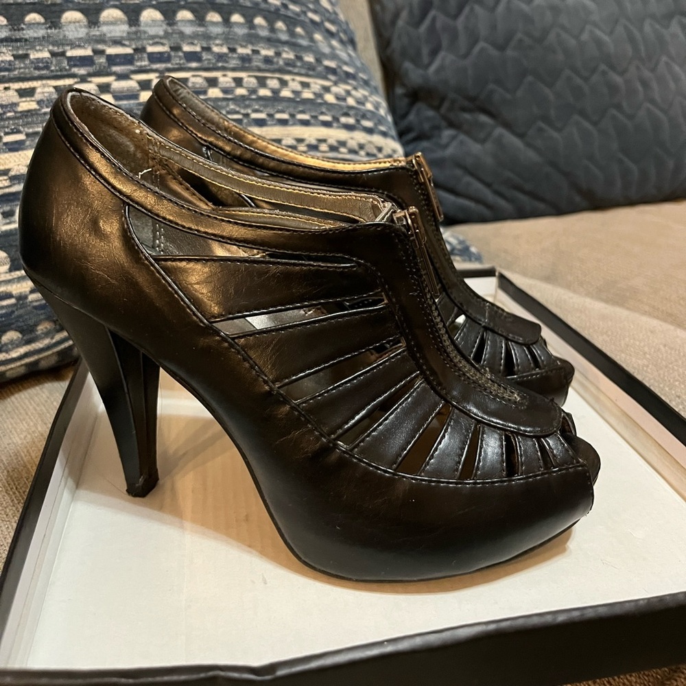Black heels, size 6